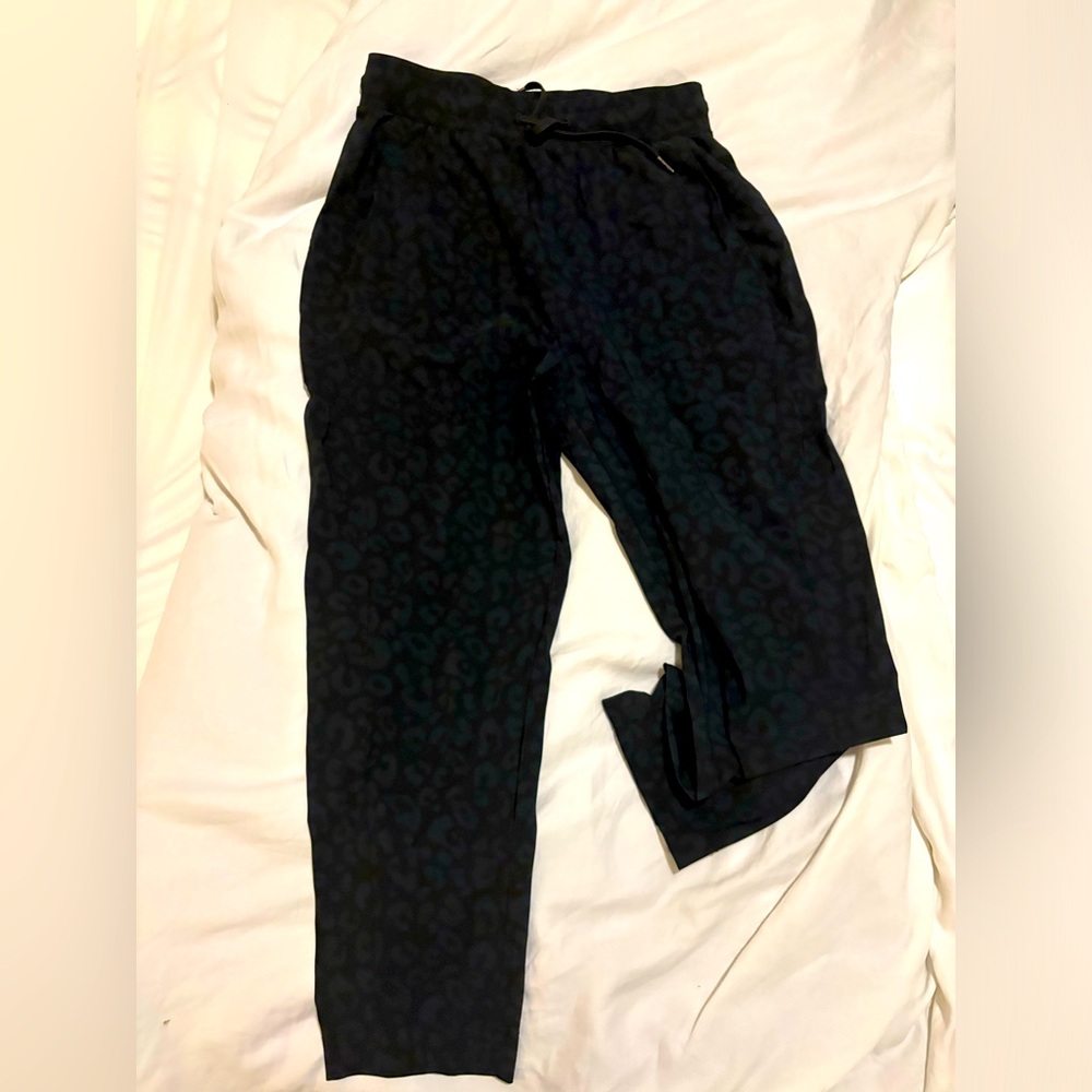 Sweaty Betty Black Leopard Print Jogger Style Fit Athletic Pants Size Small